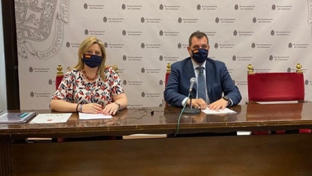 Onofre Miralles y Beatriz Sánchez en rueda de prensa (VOX) 