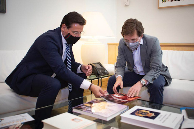 Imagen de la reunión entre Luis Salvador y José Luis Martínez-Almeida (AYUNTAMIENTO)