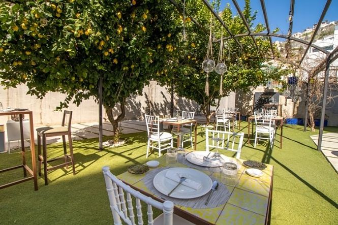 El restaurante continúa celebrando eventos en sus salones y terrazas cuidando todas las medidas de seguridad (GRUPO ABADES)