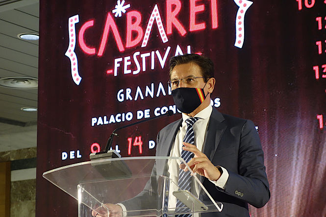 Luis Salvador ha presentado el Festival Cabaret (JAVIER ALGARRA / AYUNTAMIENTO)
