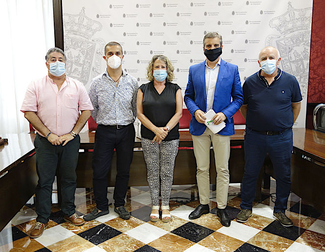 Presentación de la campaña solidaria (JAVIER ALGARRA / AYUNTAMIENTO)