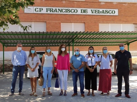 Visita de Ana Berrocal a la escuela de verano (JUNTA)