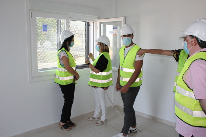 Inamculada López Calahorro ha visitado el Centro de Jun donde se impartirán cursos de formación (SUBDELEGACIÓN)