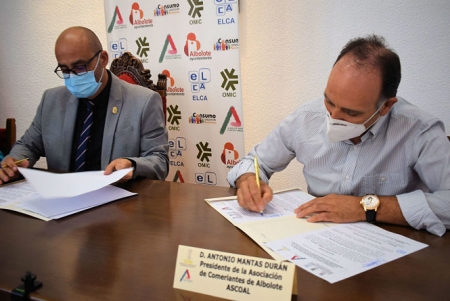 Imagen de la firma del convenio (AYTO. ALBOLOTE) 