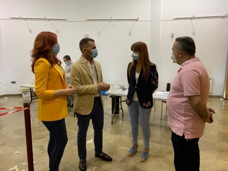 De izquierda a derecha Berta Linares (Concejala de Economía y Comercio, Noel López (Alcalde), Ana Tinas (Concejala de Bienestar Social, Salud y Familias) y Miguel Ángel Fernández (presidente de ECAMA) (AYTO. MARACENA) De izquierda a derecha Berta Linares (Concejala de Economía y Comercio, Noel López (Alcalde), Ana Tinas (Concejala de Bienestar Social, Salud y Familias) y Miguel Ángel Fernández (presidente de ECAMA) (AYTO. MARACENA)