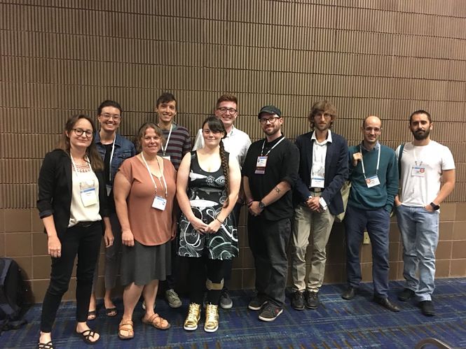 Foto grupal que incluye a la mayoría de autores de este volumen especial durante la sesión oral sobre conservación de parásitos del Congreso de la ESA (ECOLOGICAL SOCIETY OF AMERICA)