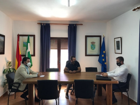 Visita del director general de Administración Local, Joaquín López-Sidro a Trevélez (JUNTA) Visita del director general de Administración Local, Joaquín López-Sidro a Trevélez (JUNTA)