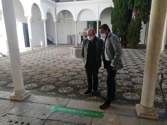 Antonio Granados, visita el Museo Arqueológico de Granada con motivo de su reapertura tras el confinamiento por la crisis del coronavirus (JUNTA DE ANDALUCÍA / ARCHIVO)