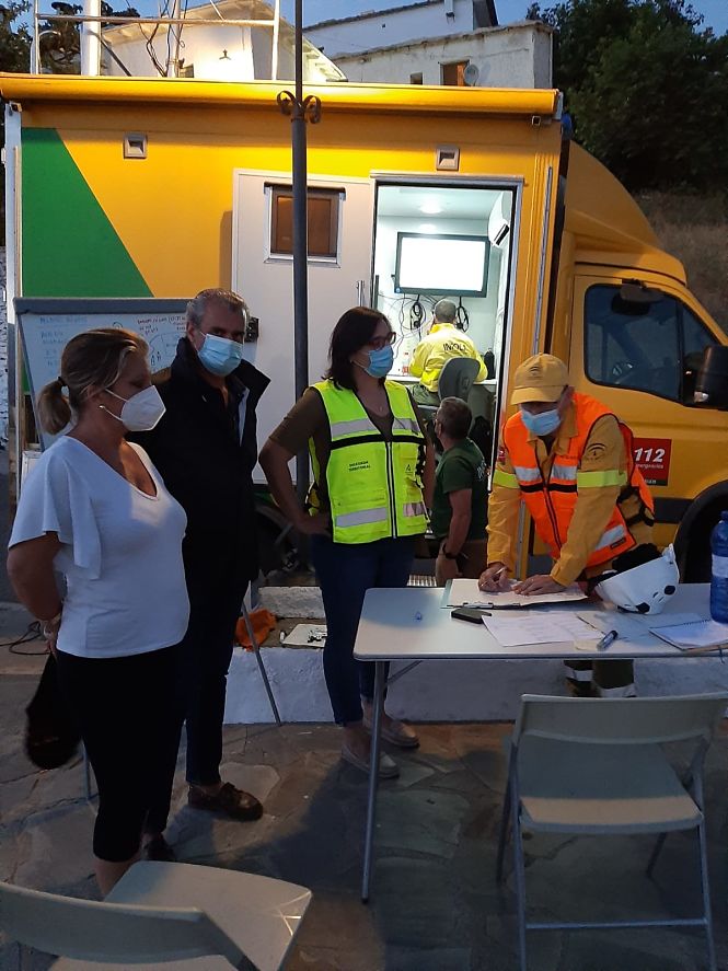 La Delegada de Medio Ambiente, María José Martín ha visitado Bubión (INFOCA)
