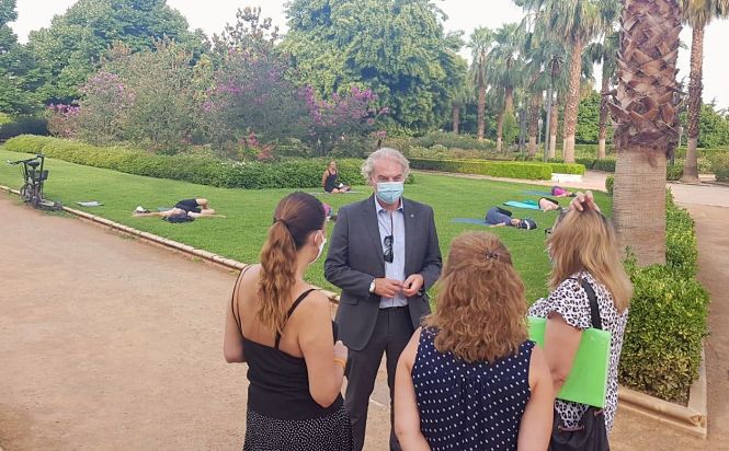 El concejal de Deportes, José Antonio Huertas, en un parque de Granada (AYTO. GRANADA) 