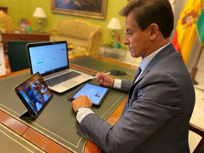 Luis Salvador durante una presentación telemática, en imagen de archivo (AYTO. GRANADA)