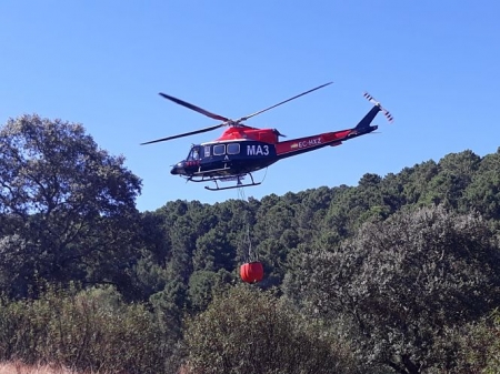 Helicóptero de extinción de incendios (INFOCA) 