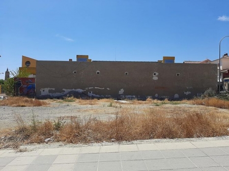 Muro en gris tras la eliminación de grafitis de artistas reconocidos (PSOE) Muro en gris tras la eliminación de grafitis de artistas reconocidos (PSOE)