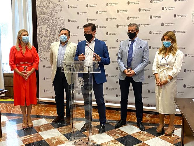 Luis Salvador ha explicado las medidas para el inicio del curso escolar (AYTO. GRANADA)