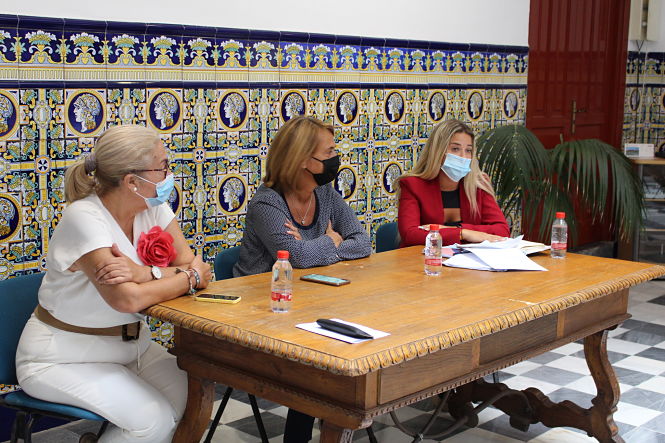 Imagen de la reunión (AYTO. MOTRIL)