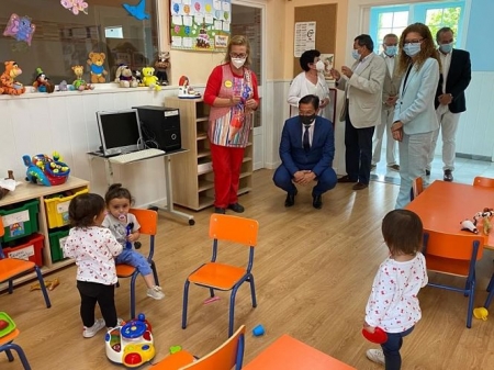 Acto de inauguración del inicio de curso en la escuela de Infantil Almanjáyar (AYUNTAMIENTO DE GRANADA)