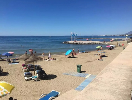 Las playas verán reducido su horario (EUROPA PRESS)