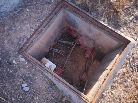 Imagen del robo del cableado del campo de fútbol (PP)