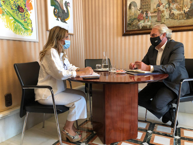 Los concejales Eva Martín y José Antonio Huertas (AYUNTAMIENTO GRANADA) 