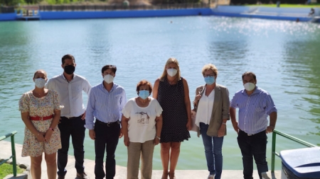Inmaculada Hernández y Soledad Martínez junto a los diputados provinciales del PP en su visita al Ayuntamiento de Huéscar (PP) 