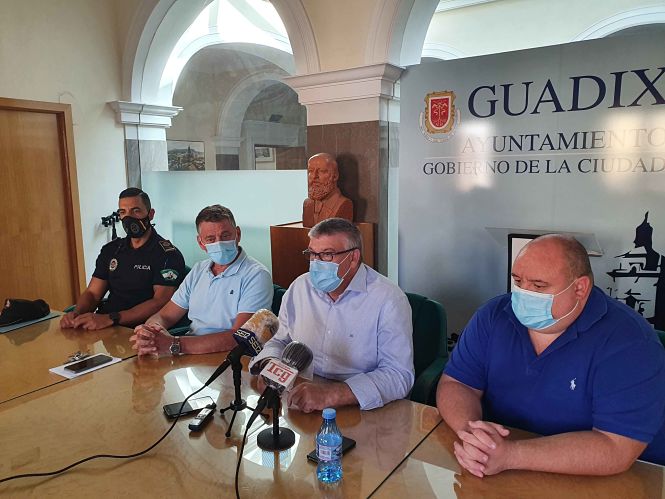 El Alcalde de Guadix Jesús Lorente en rueda de prensa (AYTO. GUADIX)