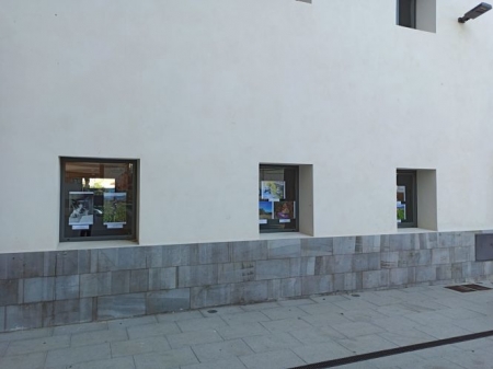 Fotografías expuestas en el exterior del Colegio El Calvario (AYTO. OTURA) Fotografías expuestas en el exterior del Colegio El Calvario (AYTO. OTURA)