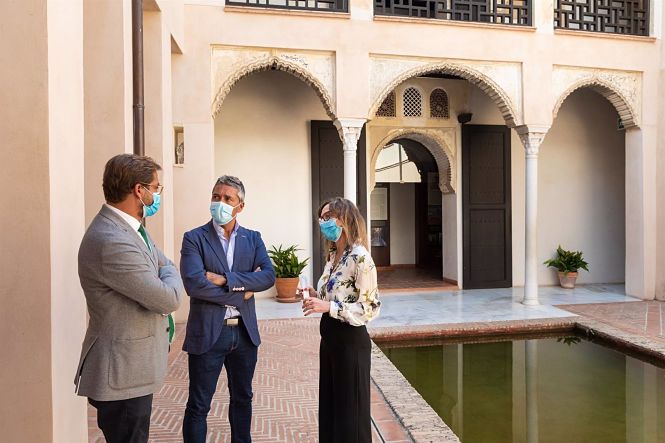 Antonio Granados, Manuel Olivares, y Rocío Díaz, en la Casa de Zafra (AYUNTAMIENTO) 