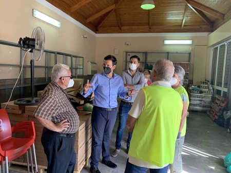 Visita al centro de reparto de alimentos del Zaidín (PSOE)