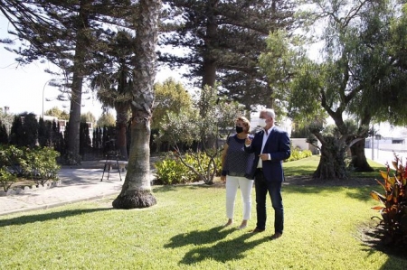 Acto de cesión del Puerto de Motril al Ayuntamiento de la localidad del uso de 1.000 metros cuadrados de jardines (AUTORIDAD PORTUARIA DE MOTRIL) Acto de cesión del Puerto de Motril al Ayuntamiento de la localidad del uso de 1.000 metros cuadrados de jardines (AUTORIDAD PORTUARIA DE MOTRIL)