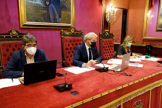 Rueda de prensa de la COmisión de HAcienda (JAVIER ALGARRA / AYUNTAMIENTO)