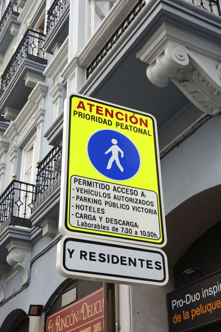 Nueva señalética de la Calle San ANtón (JAVIER ALGARRA / AYUNTAMIENTO)