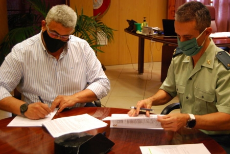 Imagen de la firma de adhesión de Huétor Vega al sistema Viogen (AYTO. HUÉTOR VEGA)