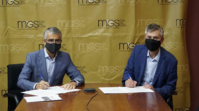 Imagen de la firma del convenio (FMGS)