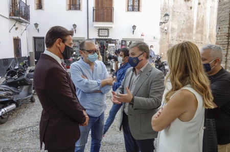 Imagen de la visita al Barrio del Albaicín (JAVIER ALGARRA /AYUNTAMIENTO) 