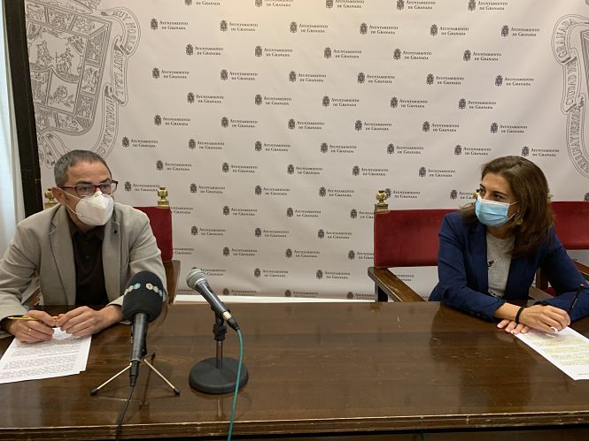 Miguel Ángel Fernández Madrid y Raquel Ruz en rueda de prensa (PSOE)