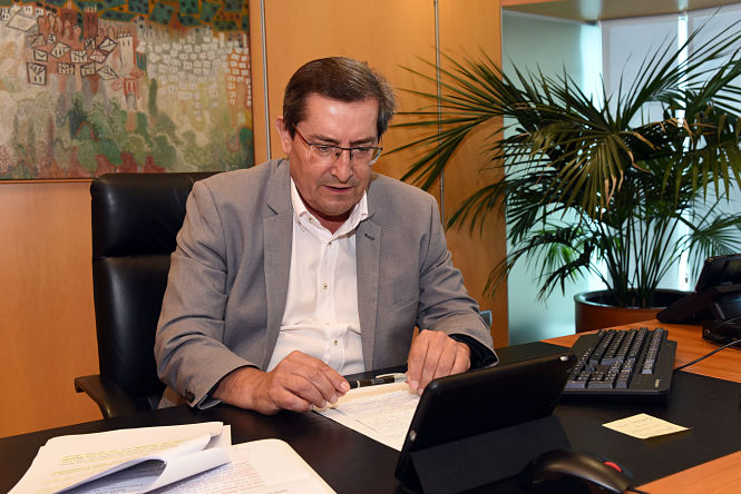 El Presidente de la Diputación de Granada, José Entrena (R. MARTÍNEZ / DIPGRA)