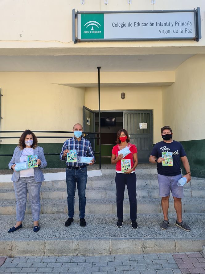 Reparto de agendas en los centros escolares (AYTO. OTURA)