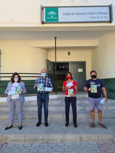 Reparto de agendas en los centros escolares (AYTO. OTURA)