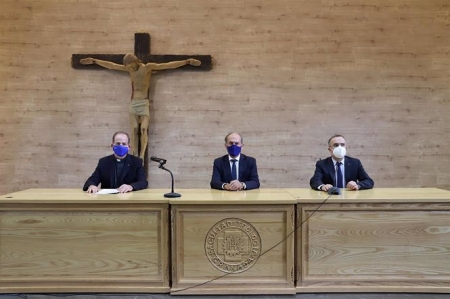 Acto de apertura de curso académico en la Facultad de Teología ya como parte intengrante de la Universidad Loyola (UNIVERSIDAD LOYOLA) 