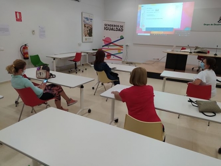 Actividad de `Senderos de Igualdad` (SULAYR)