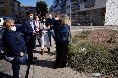 Imagen de la visita a Santa Adela (PSOE)