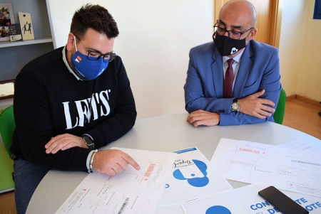 El Alcalde de Albolote y el concejal de Deportes analizan el proyecto de mejora del Polideportivo Municipal (AYTO. ALBOLOTE) 