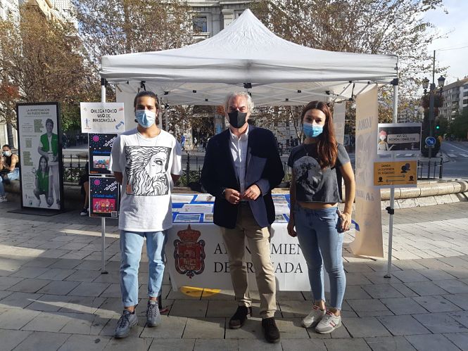 Stand del programa `Granada sin drogas` (AYTO. GRANADA) 