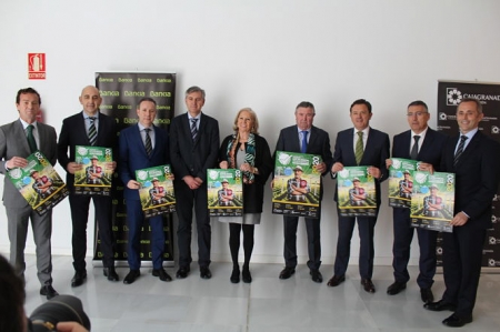 Foto de familia tras la firma del convenio (CAJA GRANADA FUNDACIÓN)