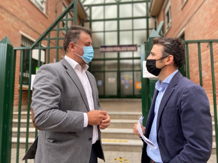 Jorge Saavedra ha visitado un centro educativo (PP)