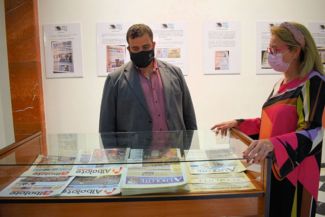 Uno de los stand de la exposición (AYTO. ALBOLOTE)
