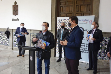 Antonio Amador ha presenatdo el calendario Borderline (JAVIER ALGARRA / AYUNTAMIENTO)