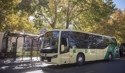 Imagen de un autobús metropolitano (JUNTA) 