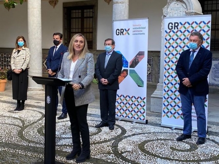 La Consejera de Fomento, Marifran Carazo durante la visita al Ayuntamiento de Granada (JUNTA)