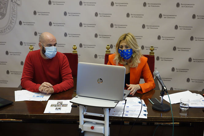 Imagen de la presentación de los medidores de calidad del aire (JAVIER ALGARRA/AYUNTAMIENTO)